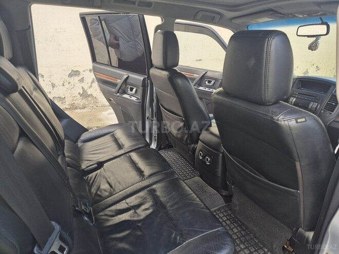Mitsubishi Pajero 2008, 200,400 km - 3.0 l - Siyəzən