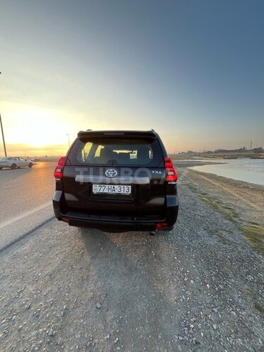 Toyota Land Cruiser Prado-5
