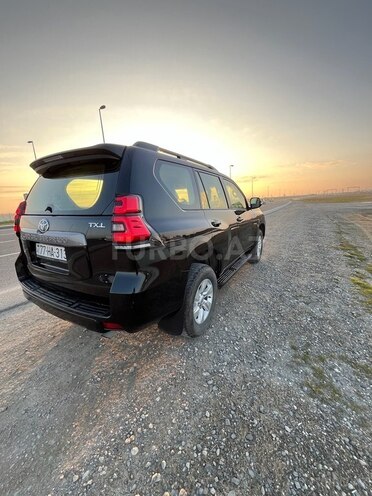 Toyota Land Cruiser Prado-4