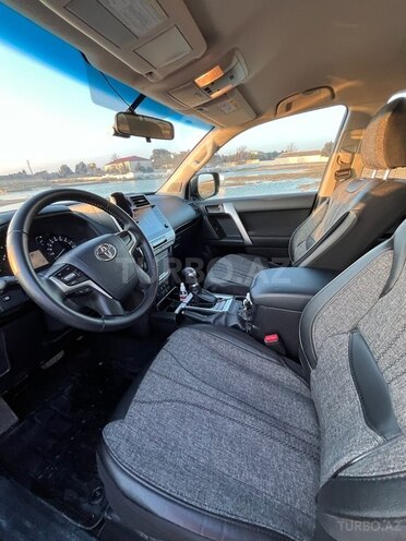 Toyota Land Cruiser Prado-7