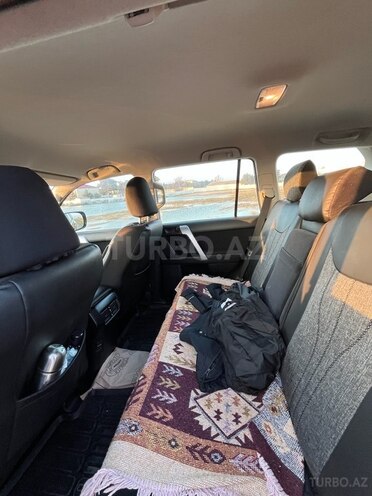 Toyota Land Cruiser Prado-8