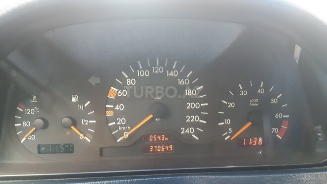 Mercedes C 200 1999, 370,000 km - 2.0 л - Şirvan