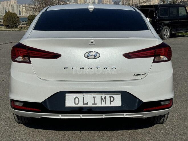 Hyundai Elantra-5