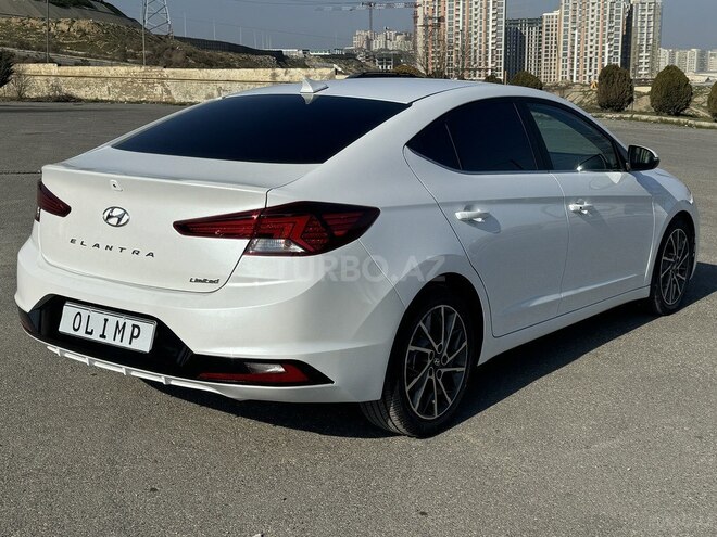 Hyundai Elantra-6