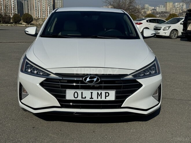 Hyundai Elantra-1