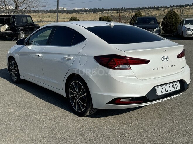 Hyundai Elantra-7