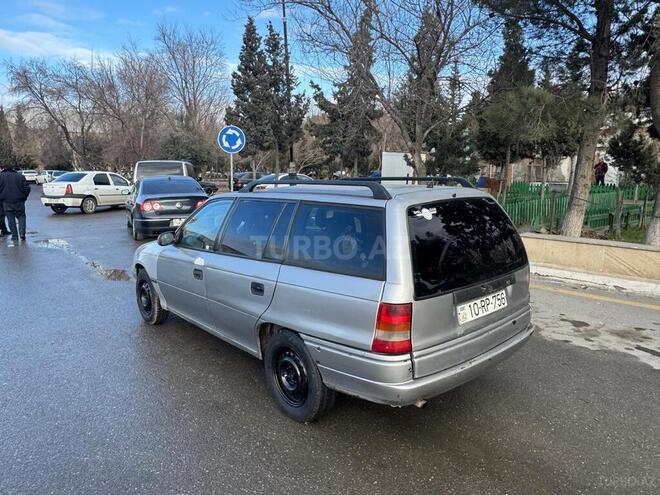 Opel Astra 1993, 252,142 km - 1.8 l - Bərdə