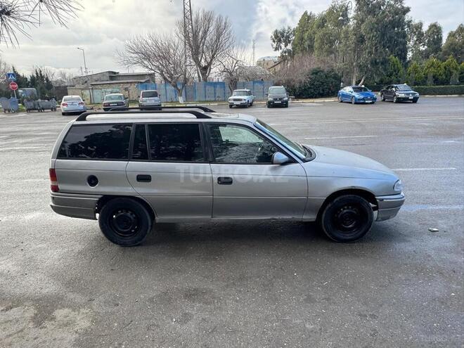 Opel Astra 1993, 252,142 km - 1.8 l - Bərdə
