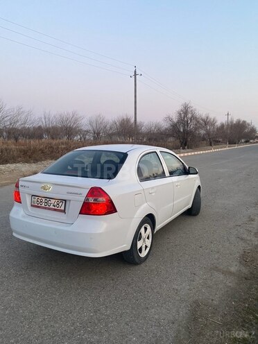 Chevrolet Aveo-5