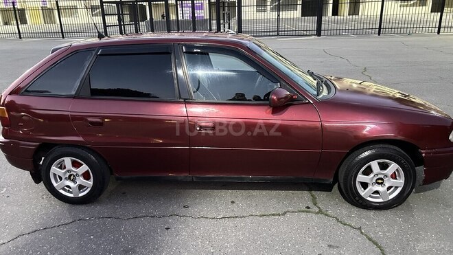 Opel Astra 1997, 400,000 km - 1.6 l - Sumqayıt