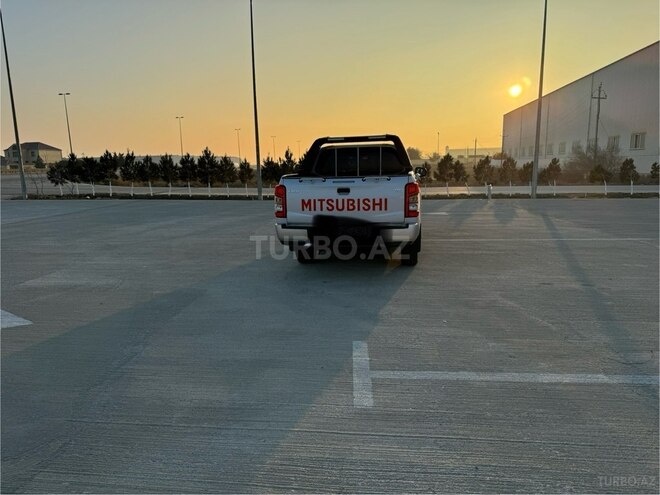 Mitsubishi L200 2020, 11,800 km - 2.4 l - Bakı