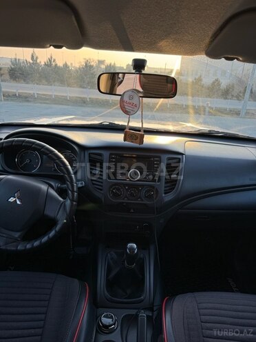 Mitsubishi L200 2020, 11,800 km - 2.4 l - Bakı