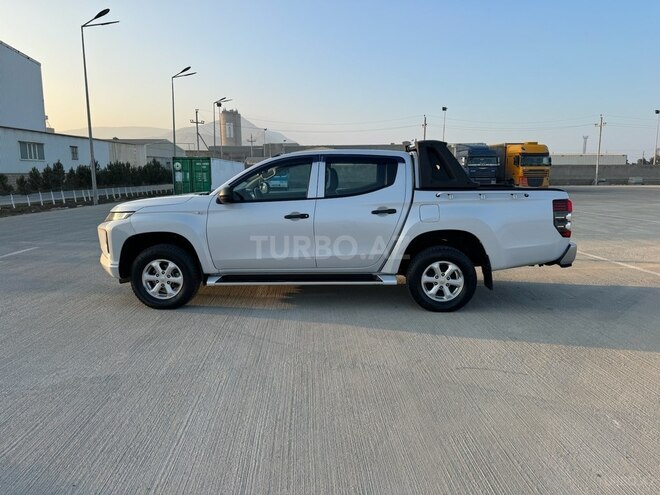 Mitsubishi L200 2020, 11,800 km - 2.4 l - Bakı