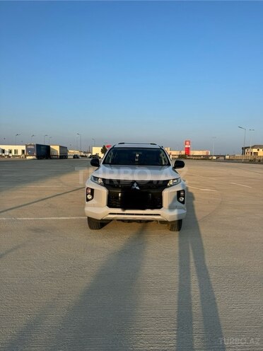 Mitsubishi L200 2020, 11,800 km - 2.4 l - Bakı