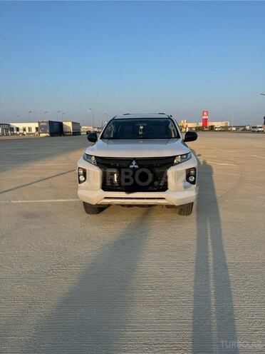 Mitsubishi L200 2020, 11,800 km - 2.4 l - Bakı