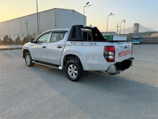 Mitsubishi L200 2020, 11,800 km - 2.4 l - Bakı