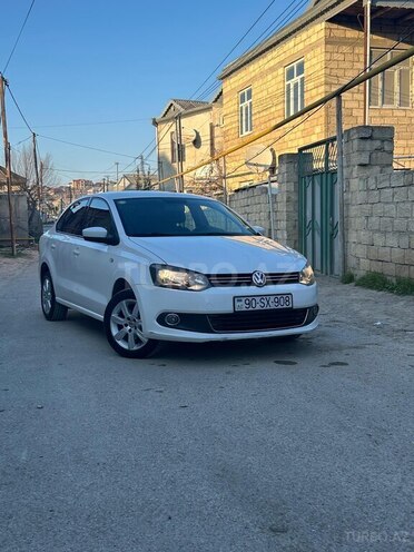 Volkswagen Polo 2013, 73,700 km - 1.6 l - Bakı