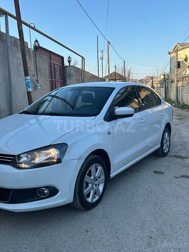 Volkswagen Polo 2013, 73,700 km - 1.6 l - Bakı