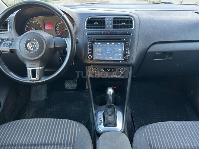 Volkswagen Polo 2013, 73,700 km - 1.6 l - Bakı
