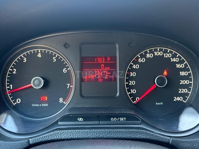 Volkswagen Polo 2013, 73,700 km - 1.6 l - Bakı