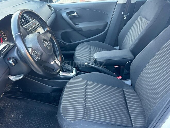 Volkswagen Polo 2013, 73,700 km - 1.6 l - Bakı