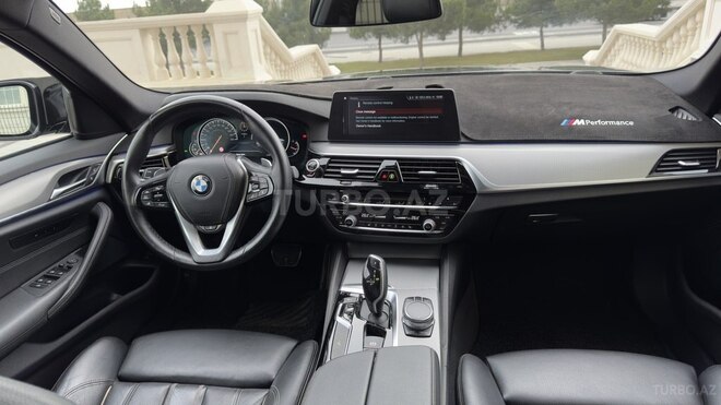 BMW 520 2018, 122,300 km - 2.0 l - Bakı
