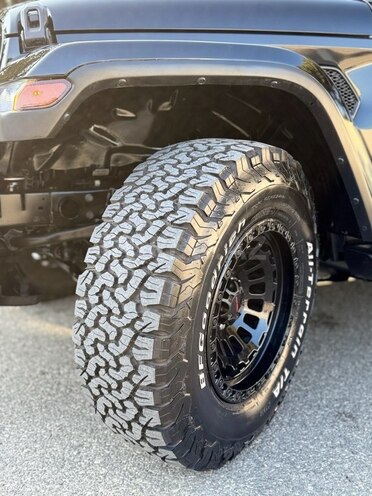 Jeep Wrangler-13