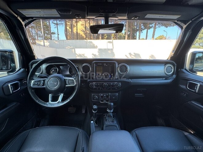 Jeep Wrangler-12