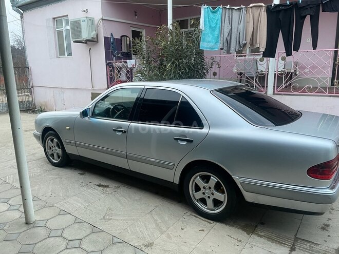 Mercedes E 200 d 1999, 511,599 km - 2.2 l - Qazax
