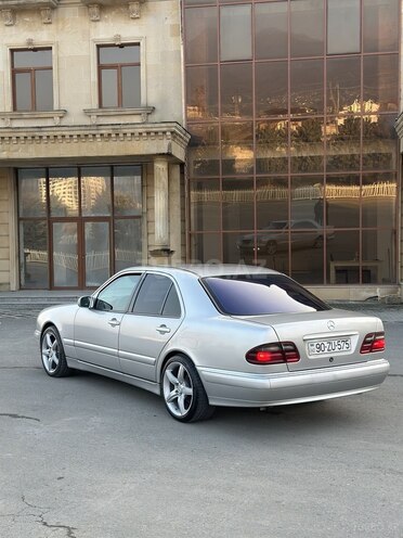 Mercedes E 220 d 2001, 280,189 km - 2.2 л - Bakı