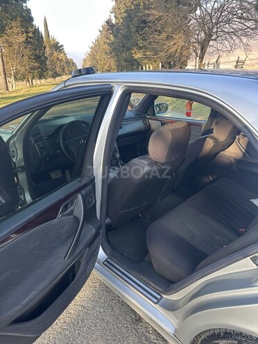 Mercedes E 220 d 2001, 280,189 km - 2.2 л - Bakı