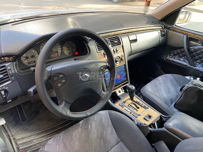 Mercedes E 220 d 2000, 610,000 km - 2.2 l - Bakı