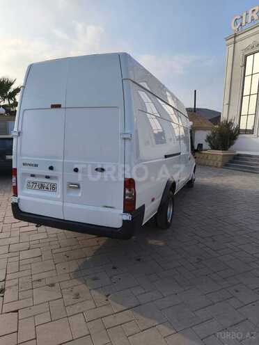 Ford Transit-15