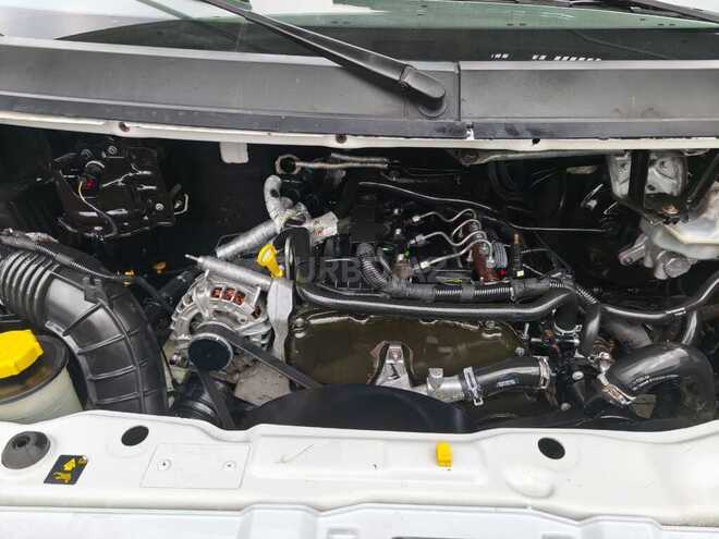 Ford Transit-4