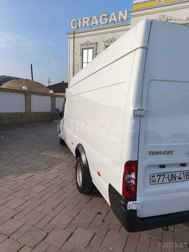 Ford Transit-16