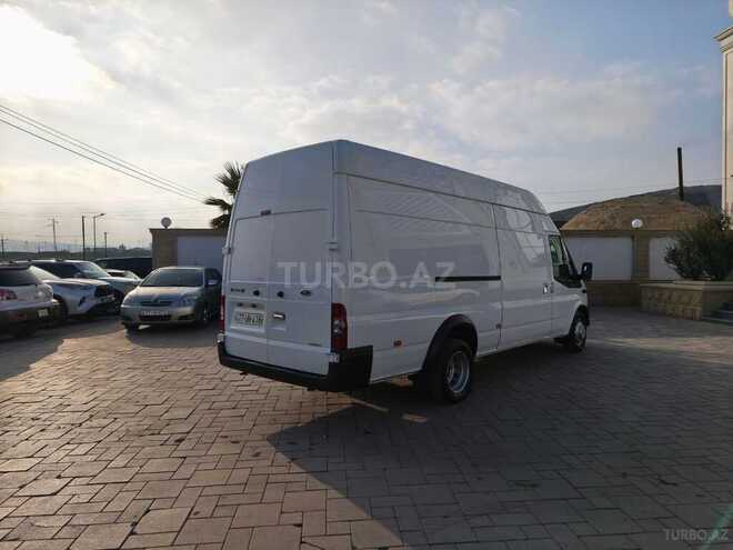 Ford Transit-14