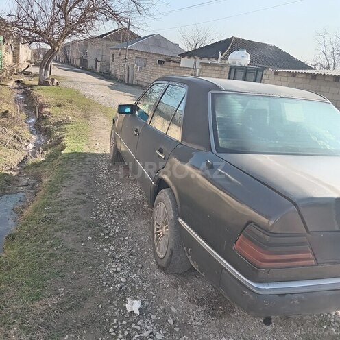 Mercedes E 200 d 1991, 850,000 km - 2.0 l - Xaçmaz