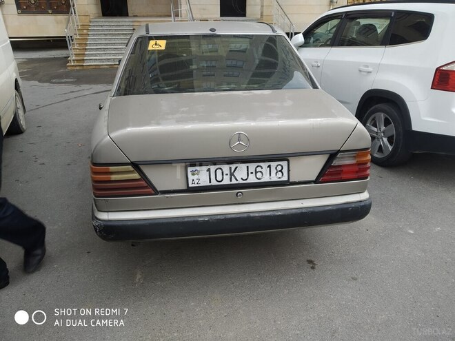 Mercedes E 250 1986, 425,679 km - 2.5 л - Bakı