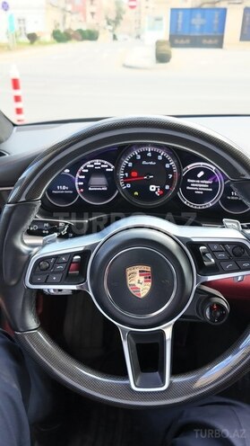 Porsche Panamera Turbo-8