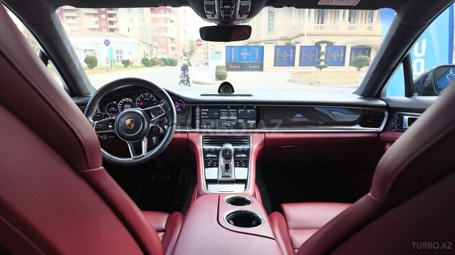 Porsche Panamera Turbo-5