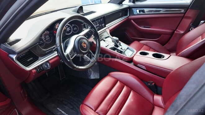 Porsche Panamera Turbo-6