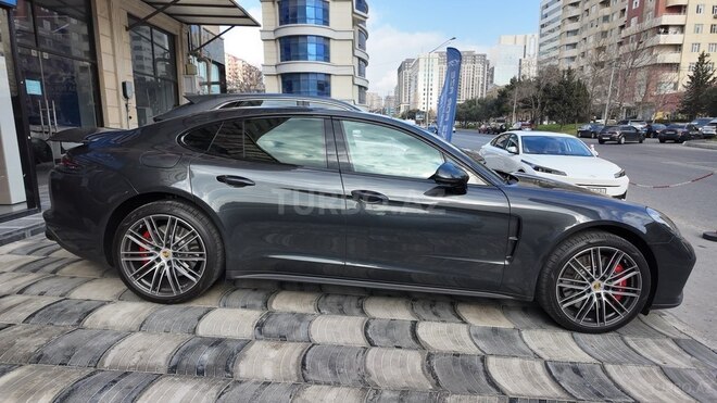 Porsche Panamera Turbo-3