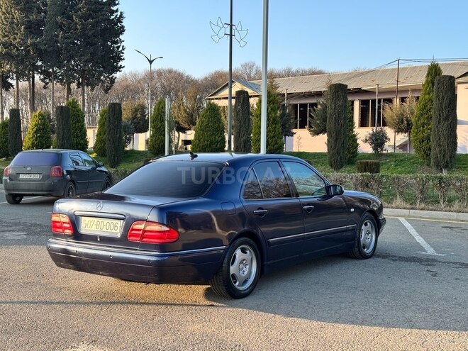 Mercedes E 240 1998, 259,000 km - 2.4 l - Masallı