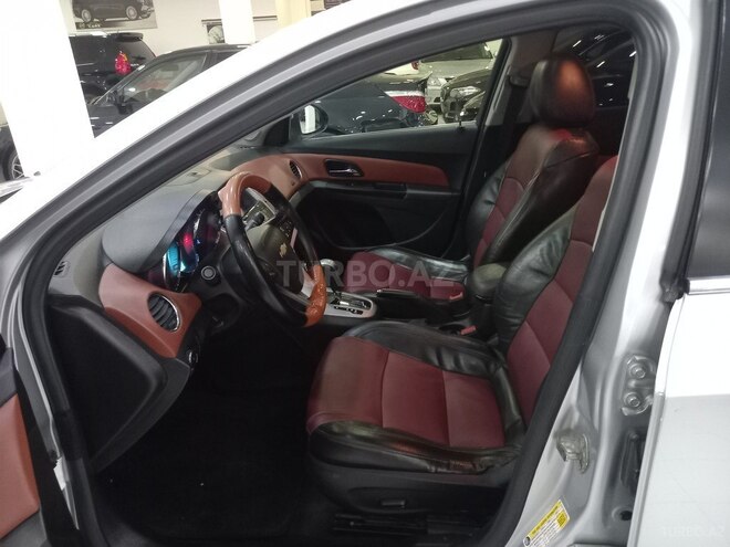 Chevrolet Cruze-11