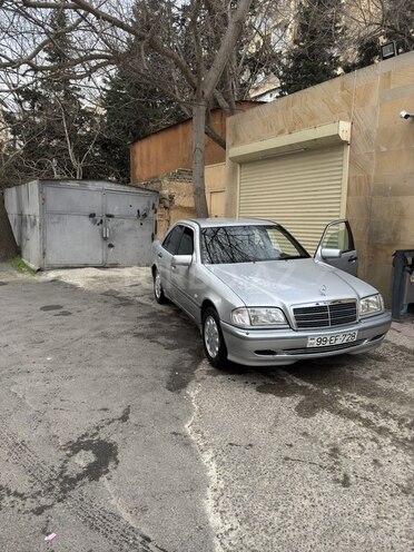 Mercedes C 200 2000, 118,000 km - 2.0 л - Bakı