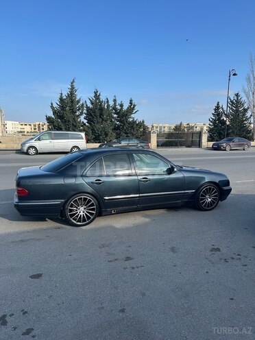 Mercedes E 240 1999, 355,000 km - 2.4 l - Bakı