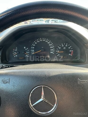 Mercedes E 240 1999, 355,000 km - 2.4 l - Bakı
