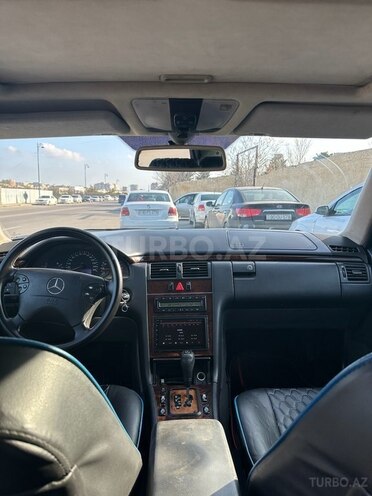 Mercedes E 240 1999, 355,000 km - 2.4 l - Bakı