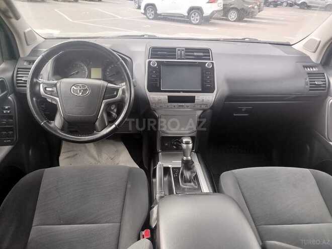 Toyota Land Cruiser Prado-5