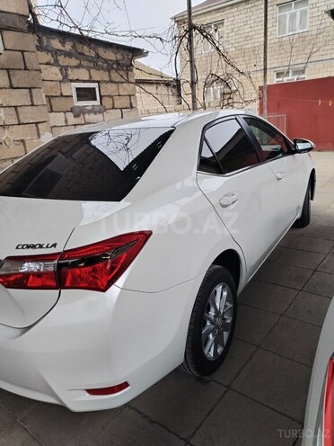 Toyota Corolla 2013, 214,000 km - 1.6 l - Sabirabad